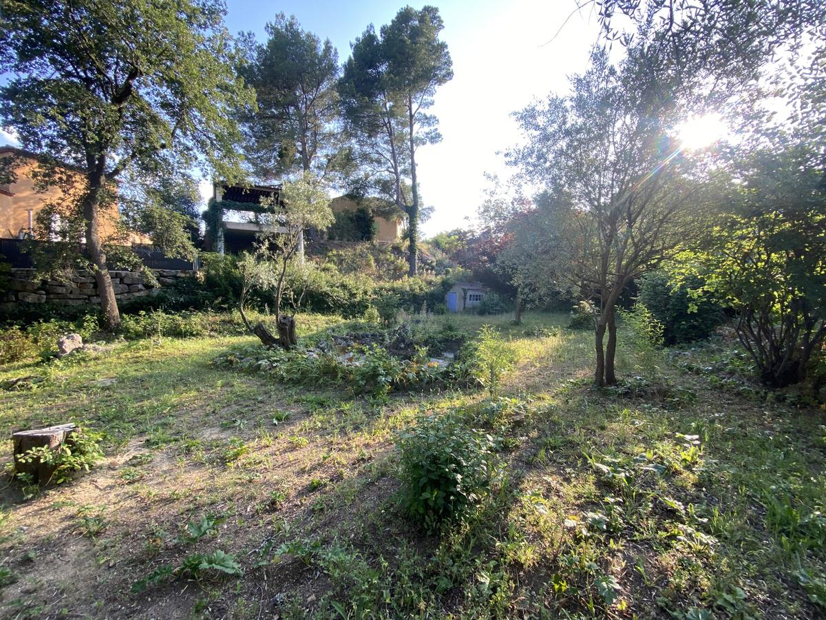 Terrain plat 547 m2 constructible La Cadière d’Azur