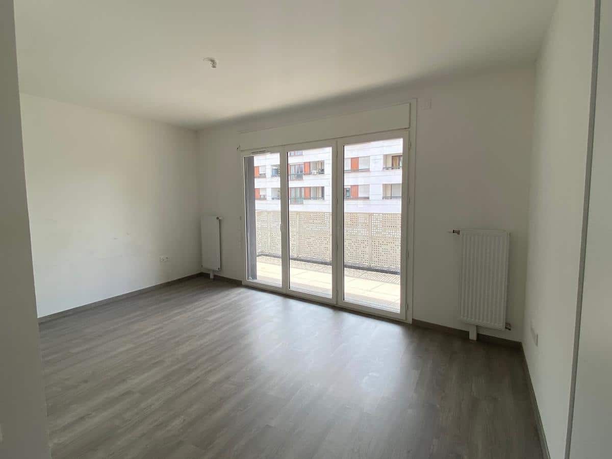 Carrefour Pleyel / rue Ampère: 4 ROOMS FOR RENT