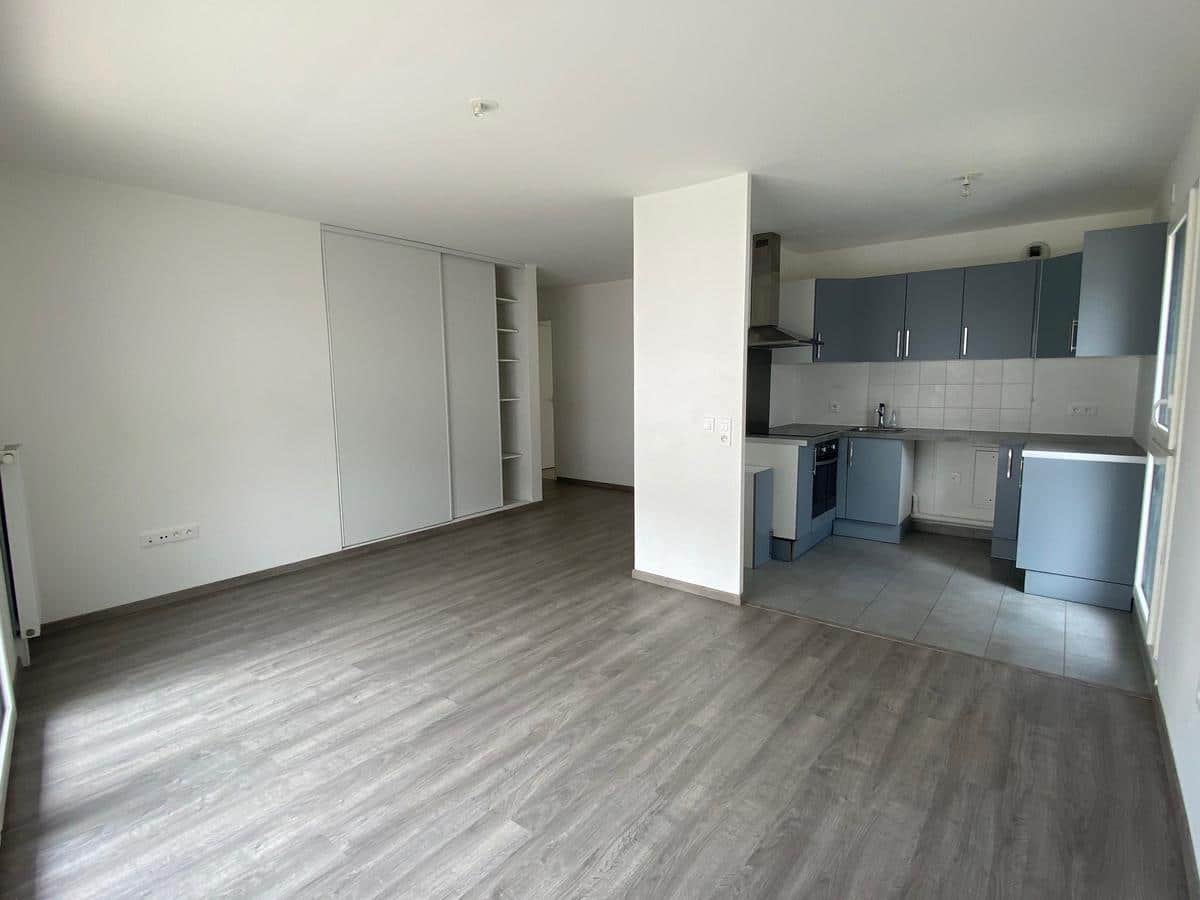 Carrefour Pleyel / rue Ampère: 4 ROOMS FOR RENT