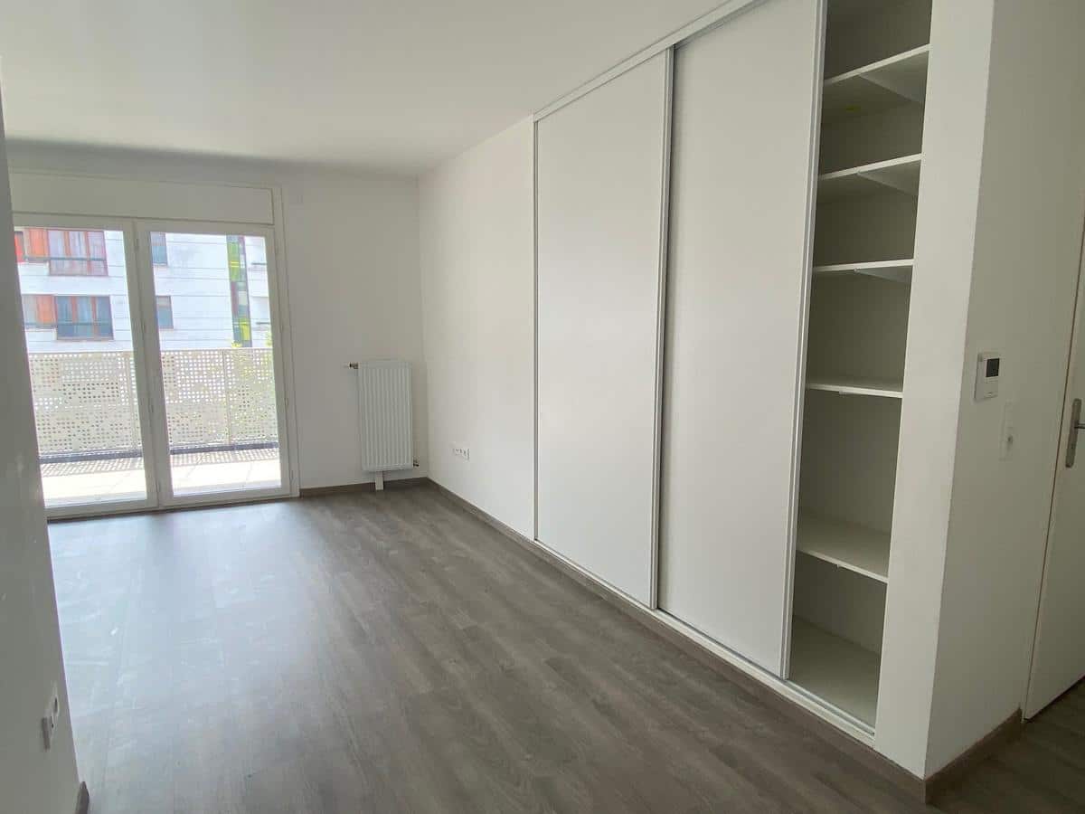 Carrefour Pleyel / rue Ampère: 4 ROOMS FOR RENT