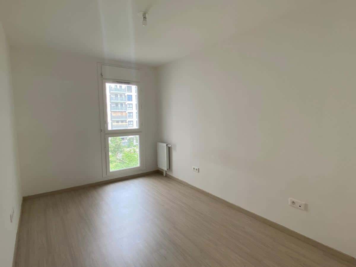 Carrefour Pleyel / rue Ampère: 4 ROOMS FOR RENT