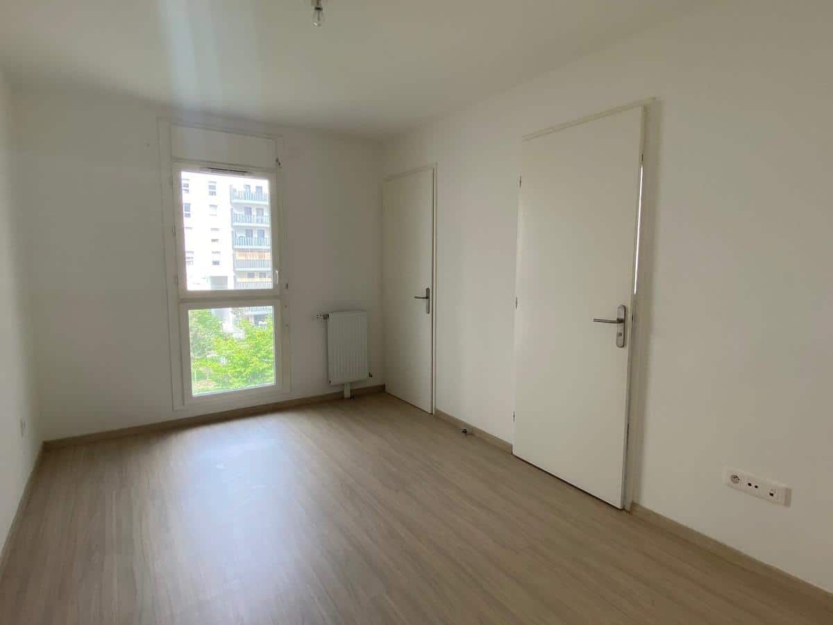 Carrefour Pleyel / rue Ampère: 4 ROOMS FOR RENT