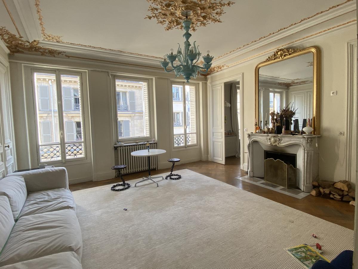 10th REPUBLIC/WATER TOWER STREET: FAMILY APARTMENT