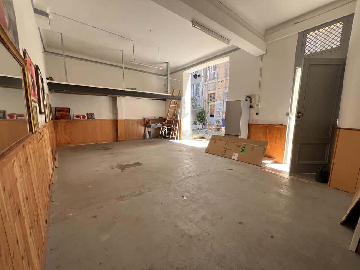 Room for garage use Marseille 6th courthouse 3