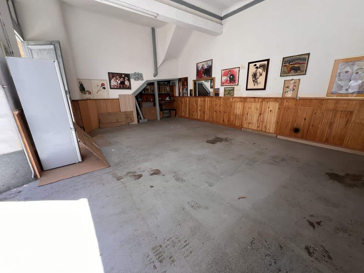 Room for garage use Marseille 6th courthouse 3