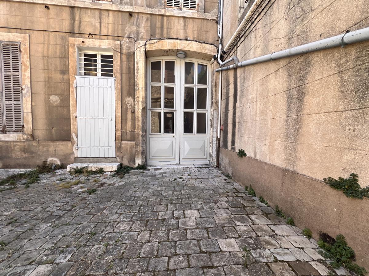 Room for garage use Marseille 6th courthouse 3