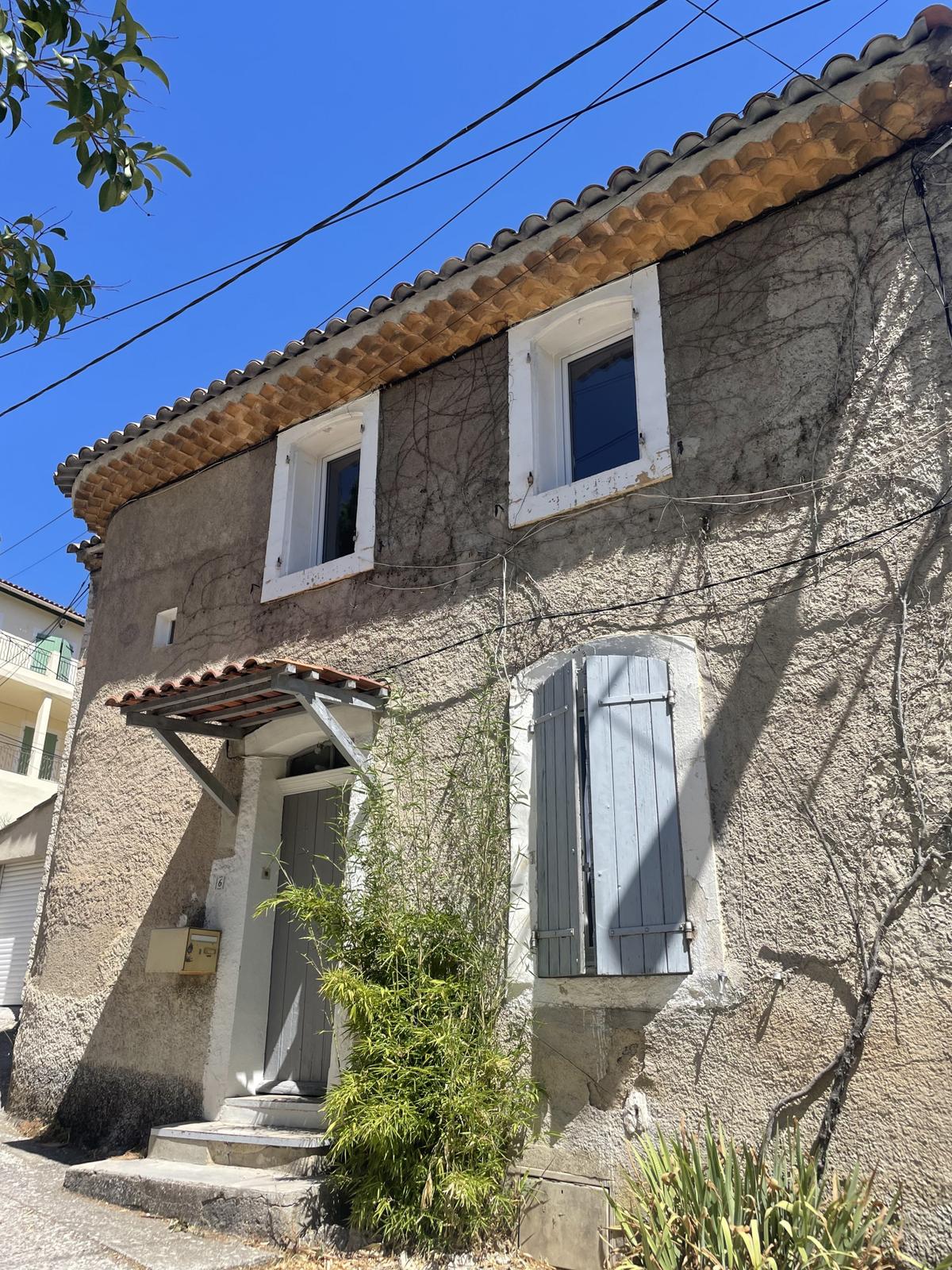Maison T4 de 81 m2 Centre de Simiane-Collongue