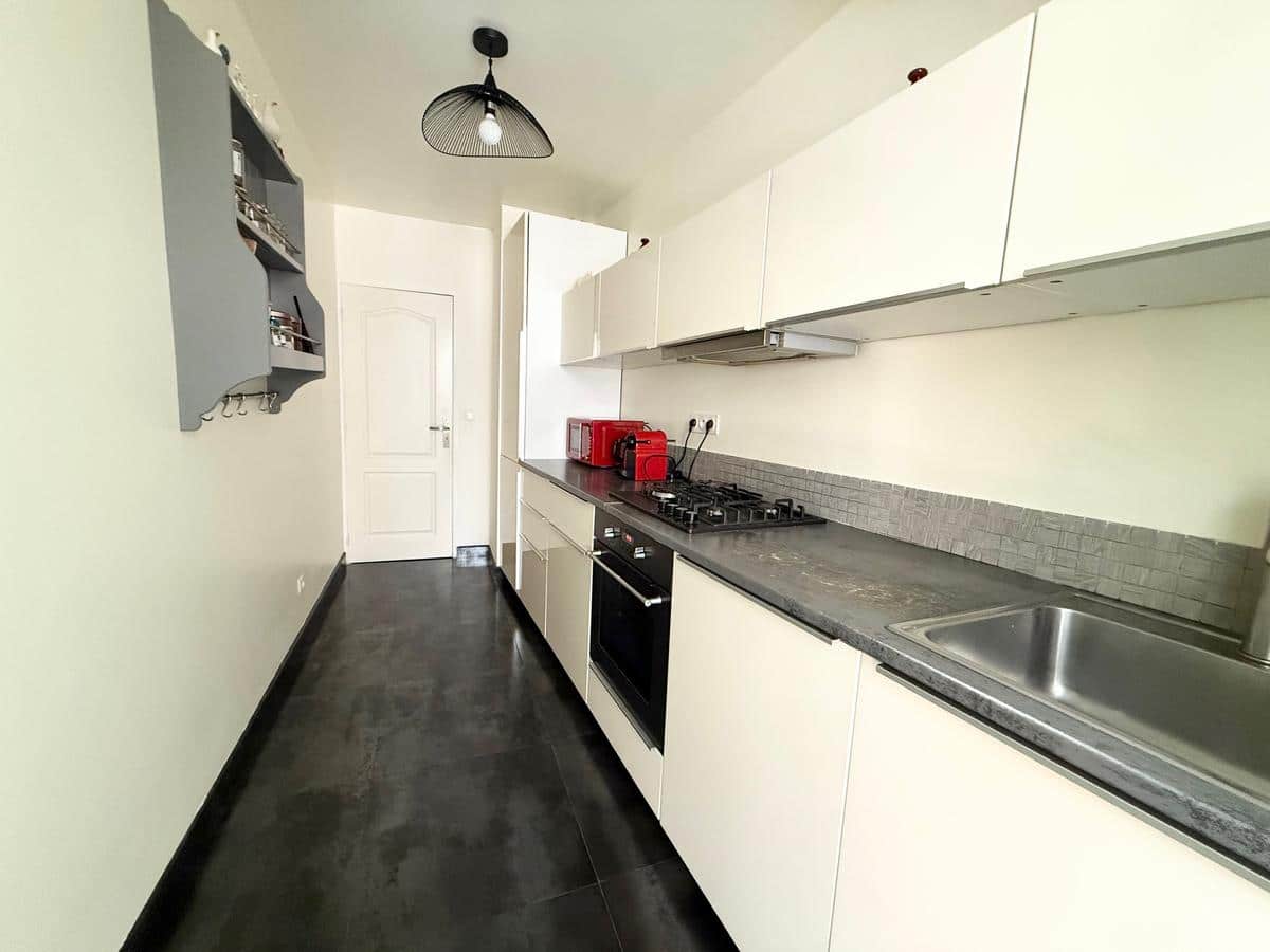 Type 3 of 58 m2 + veranda of 13.56 m2 Marseille 14th