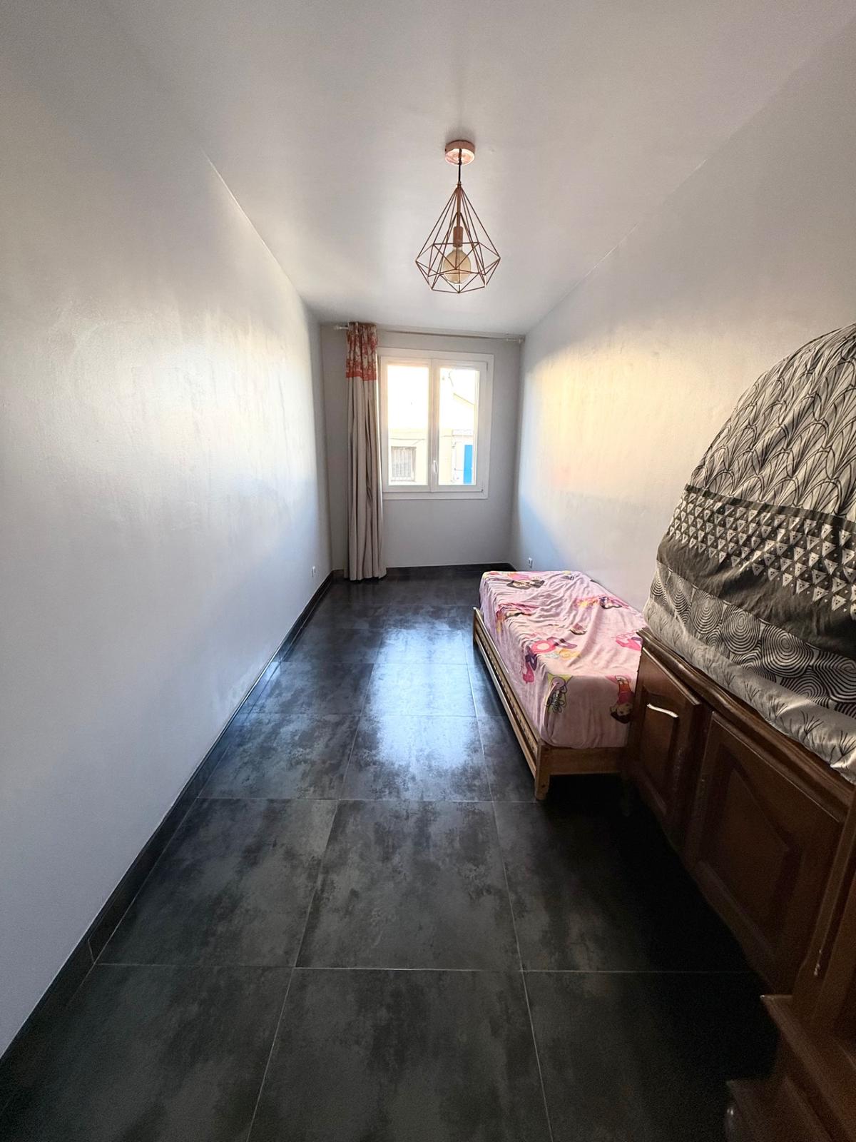 Type 3 of 58 m2 + veranda of 13.56 m2 Marseille 14th
