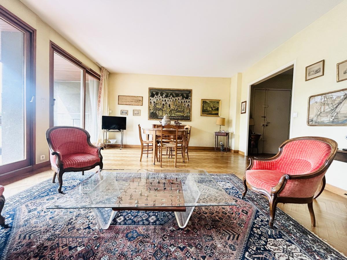 MARSEILLE CARRE D’OR 13008 Appartement T3 de 93m2, 375 000