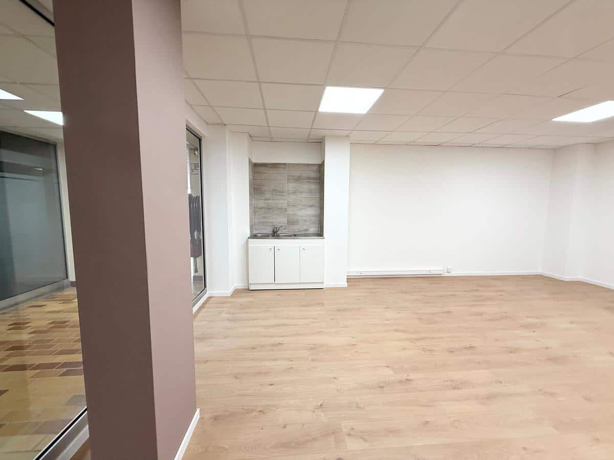 Local / bureau de 32,50 m2 Mermoz Marseille 8ème