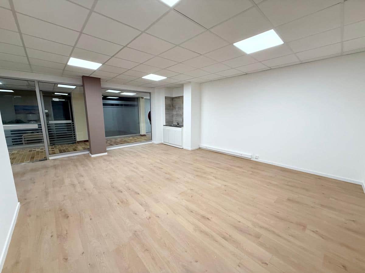 Local / bureau de 32,50 m2 Mermoz Marseille 8ème