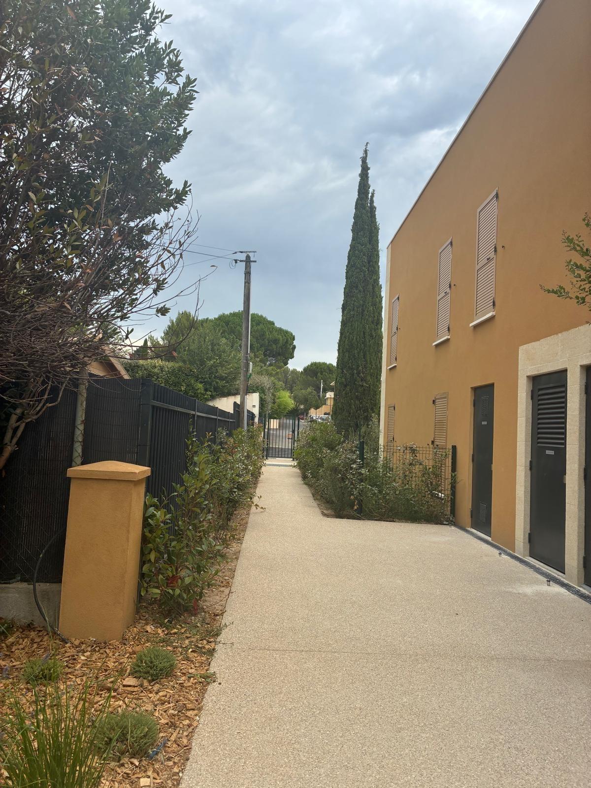 New T2 + parking Puyricard