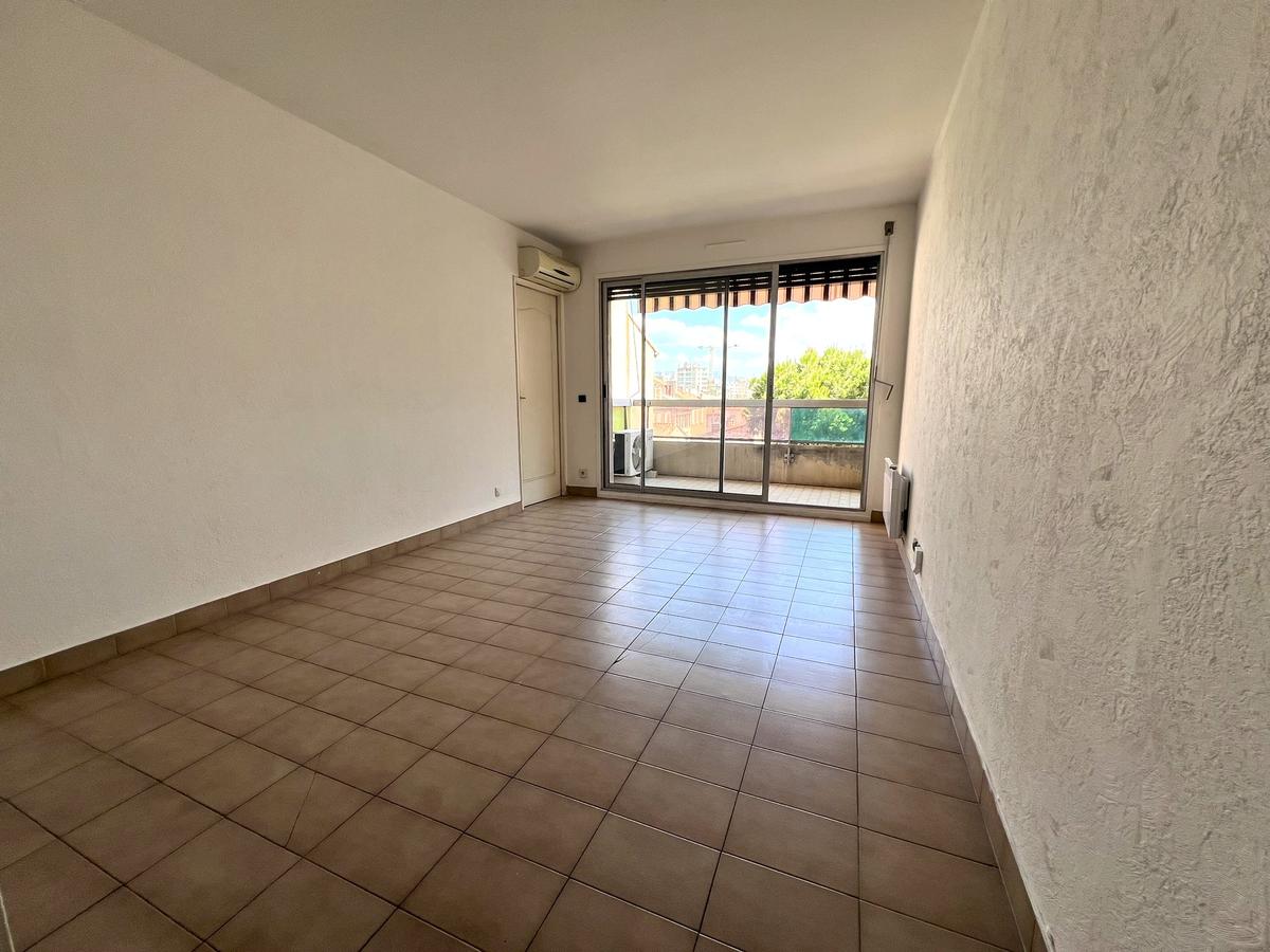Appartement T2 Marseille 5ème avec terrasse et cave