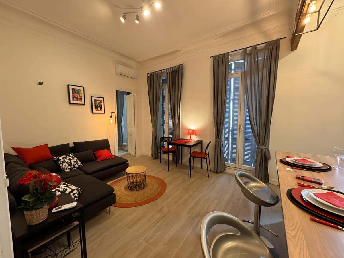 Type 2 Furniture rue Breteuil – Proximite Old Port 1o