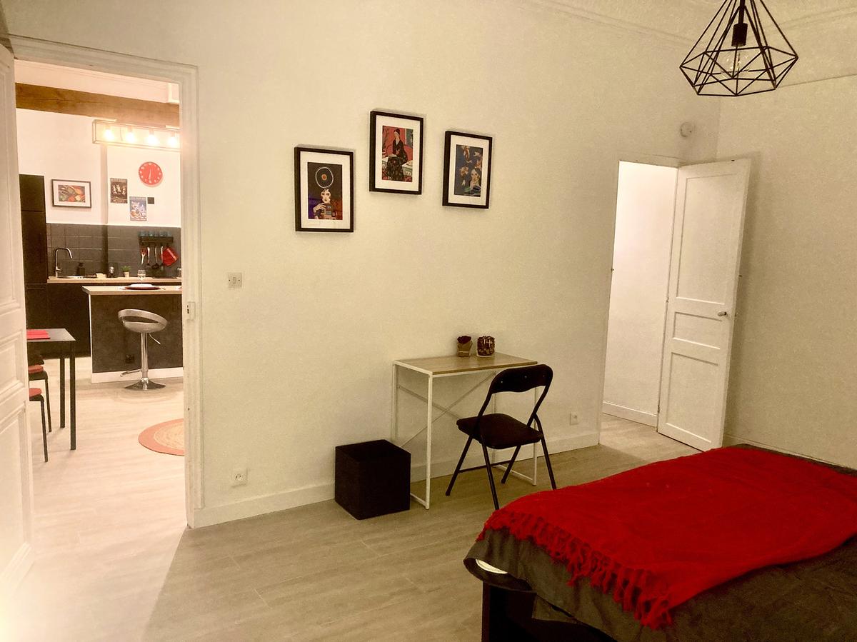 Type 2 Furniture rue Breteuil – Proximite Old Port 1o