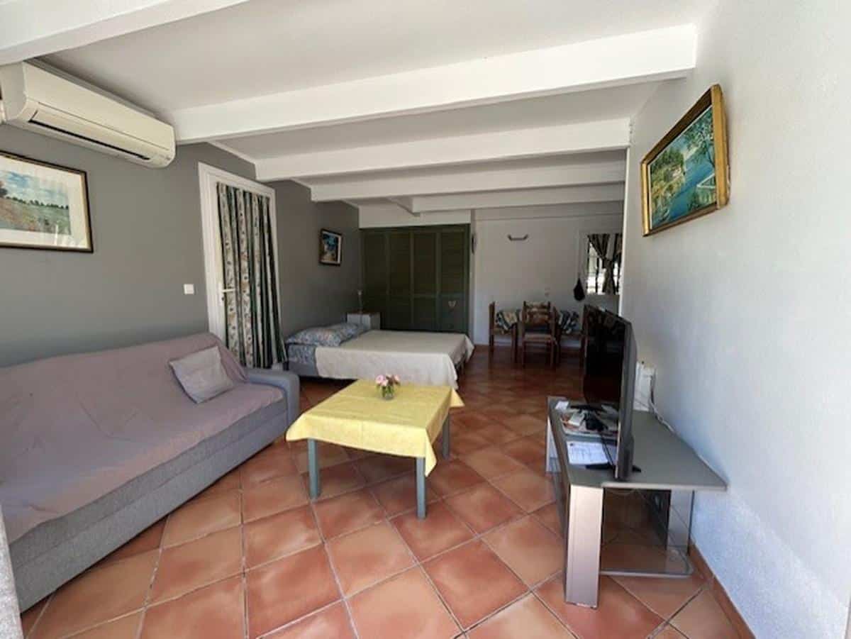 Furnished studio for rent Lançon de Provence