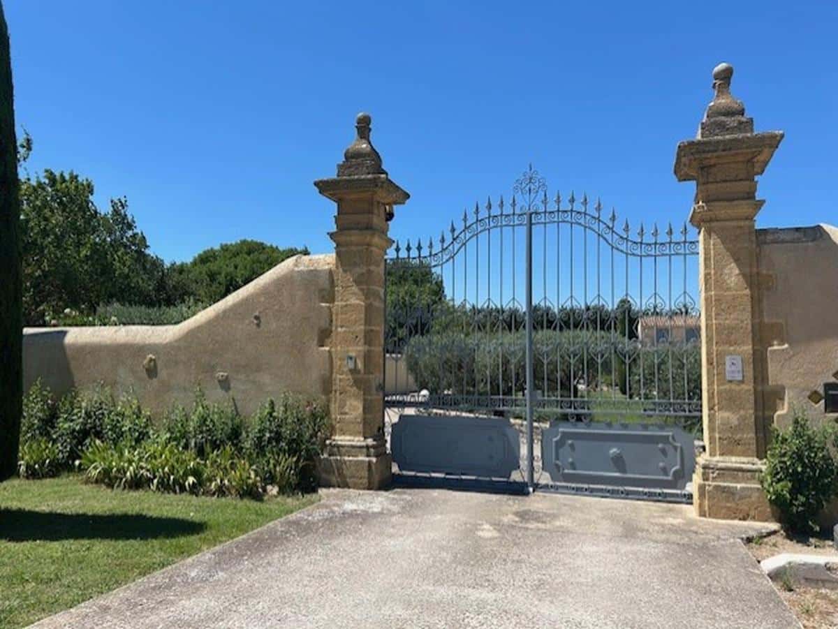 Furnished studio for rent in Lançon de Provence