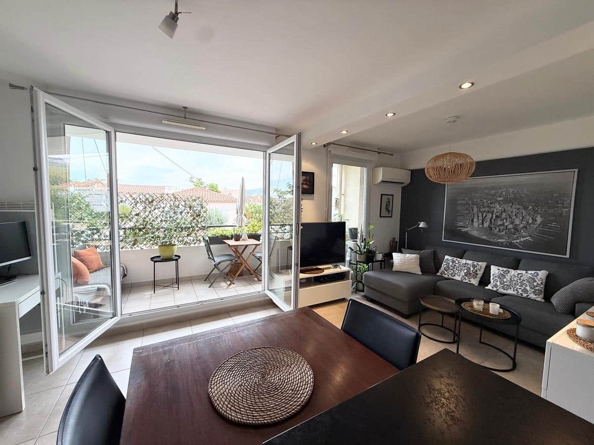 Type 2 de 47,60 m2 + terrasse + garage Marseille...