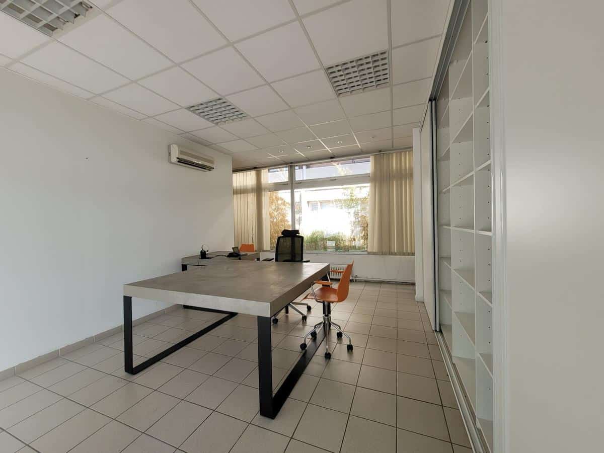 LOCAL PROFESSIONNEL A USAGE DE BUREAU TOUR MEDITERRANEE  JUL