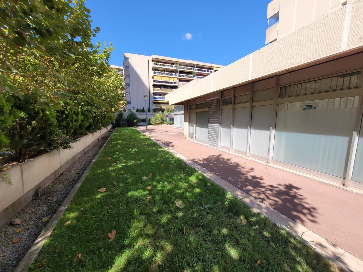 Professional premises for use of office tour mediterranee jul