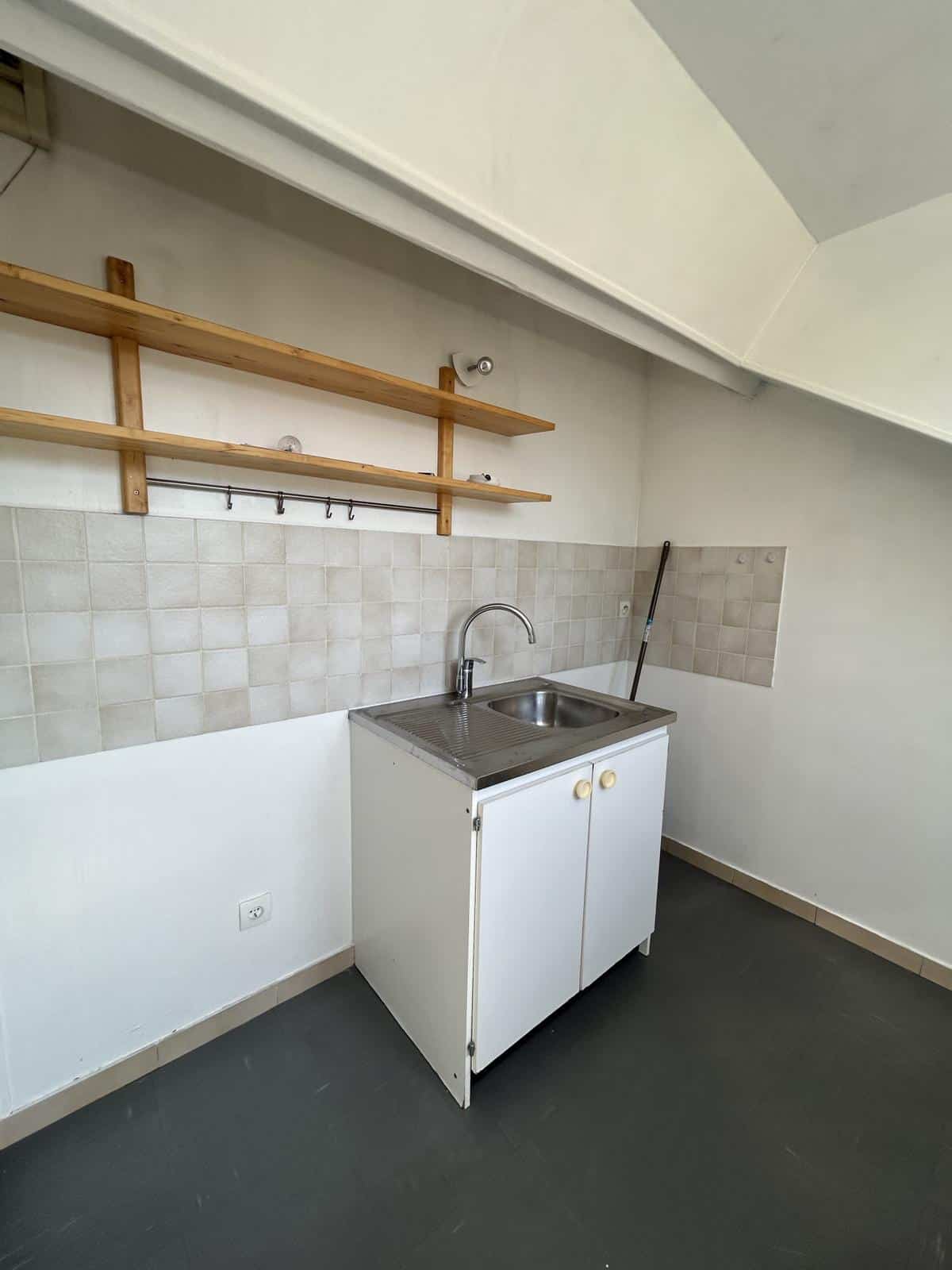 POISSY / RUE ALBERT JOLY: FOR RENT Studio 22.32m2