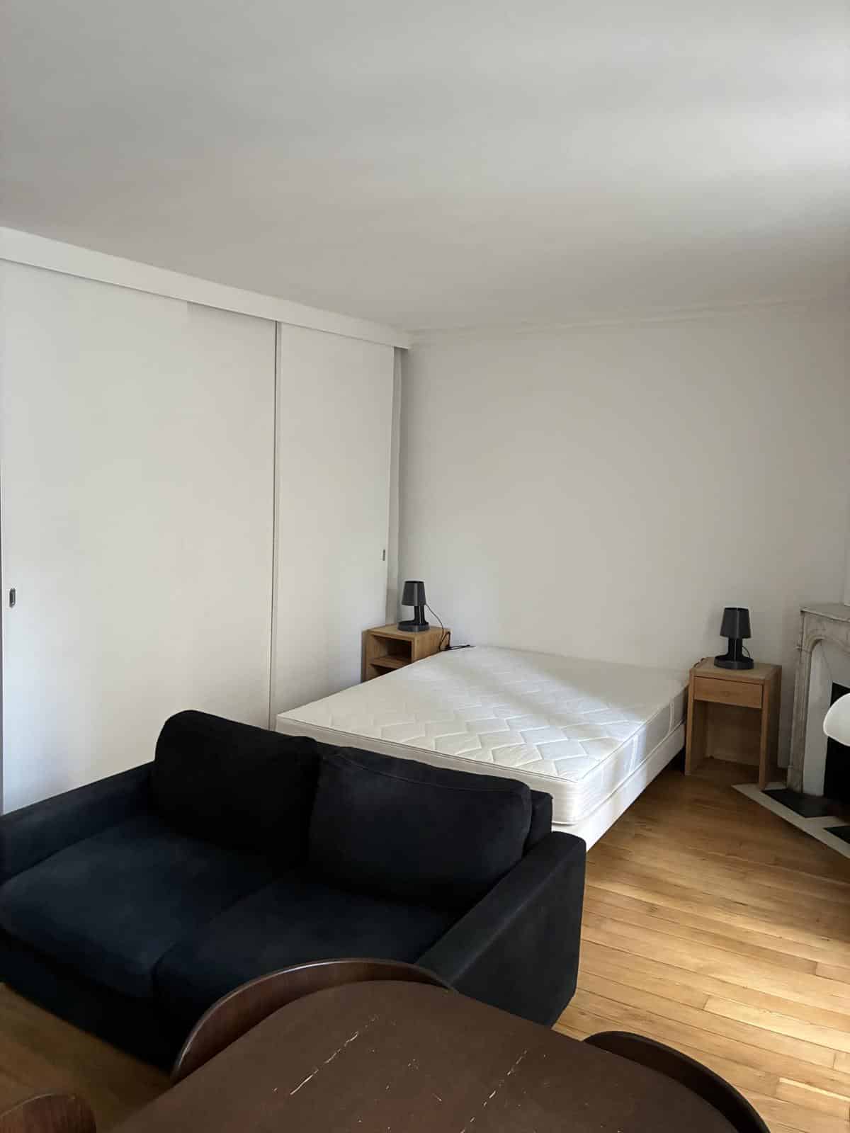 10ème J BONSERGENT/CANAL SAINT MARTIN : GRAND STUDIO MEUBLÉ