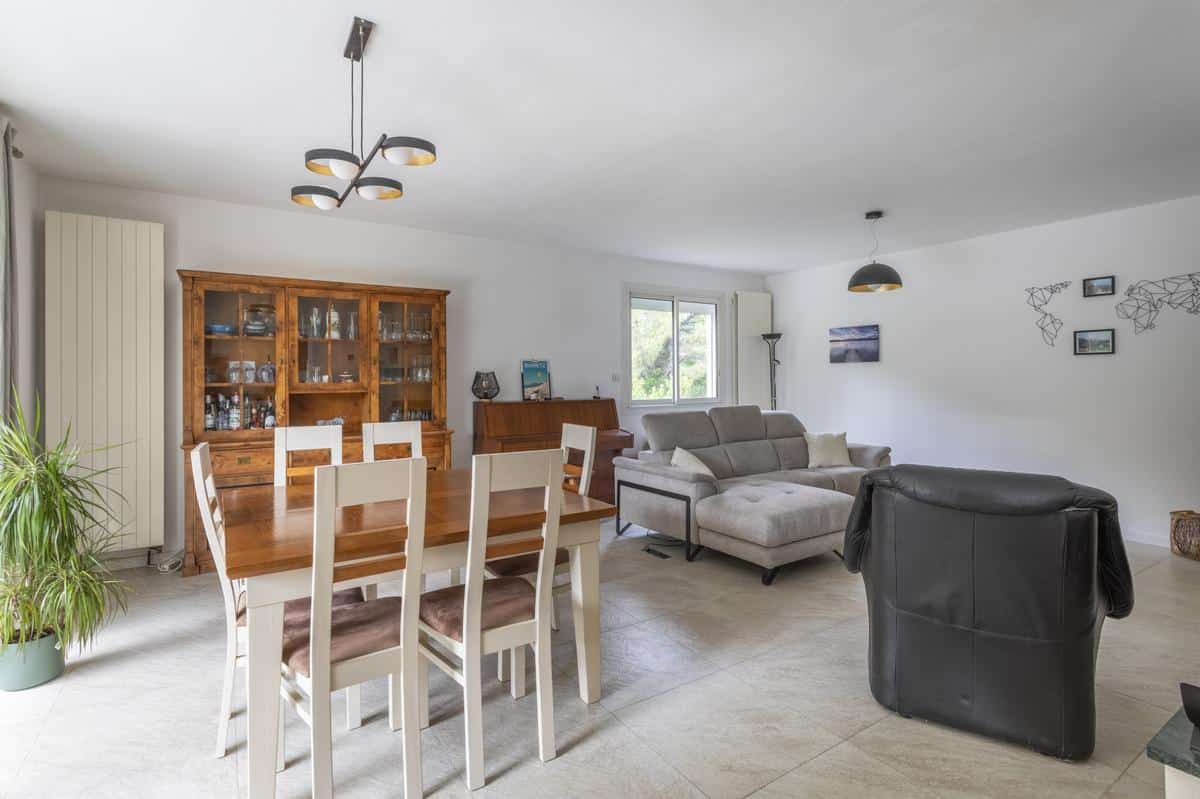 Belle villa dans un environnement calme avec vue exceptionne
