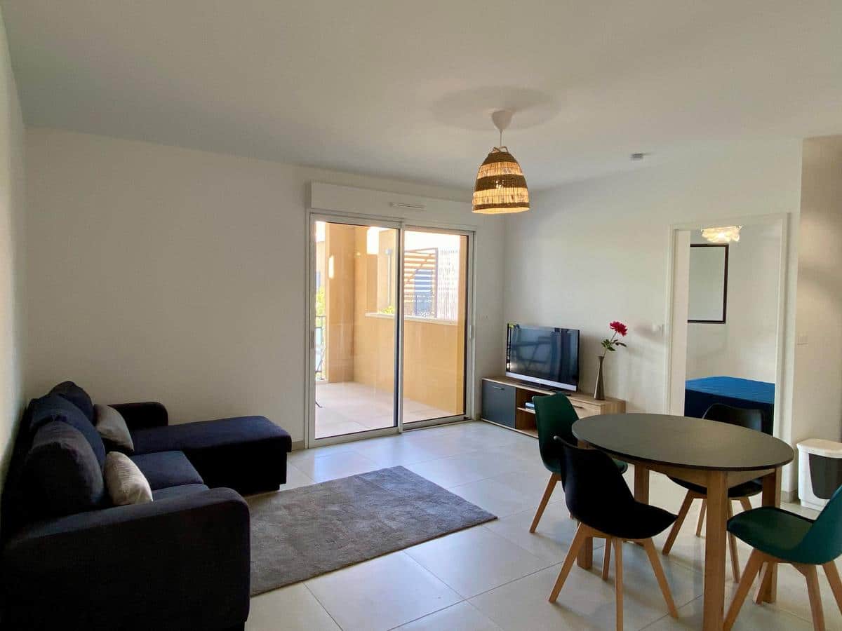 PUYRICARD / LES OCRES: New 1-bedroom apartment + parking + terrace