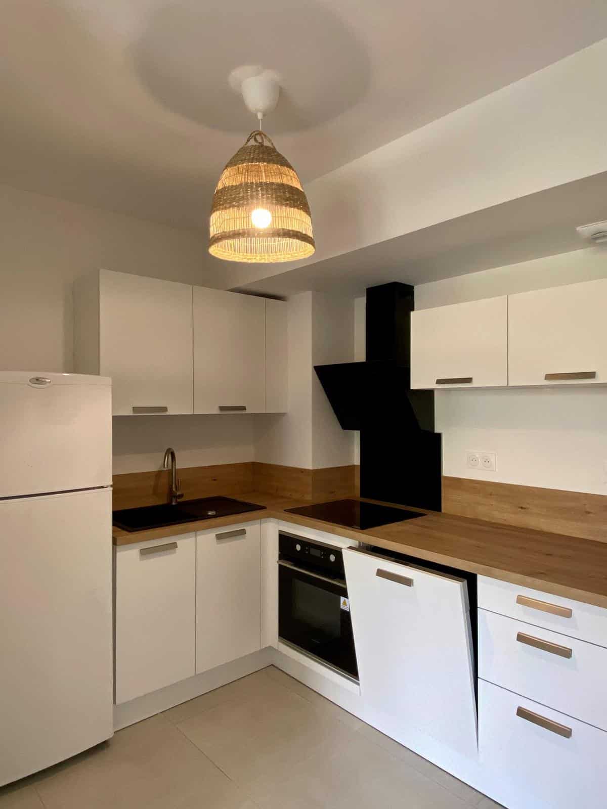 PUYRICARD / LES OCRES: New 1-bedroom apartment + parking + terrace