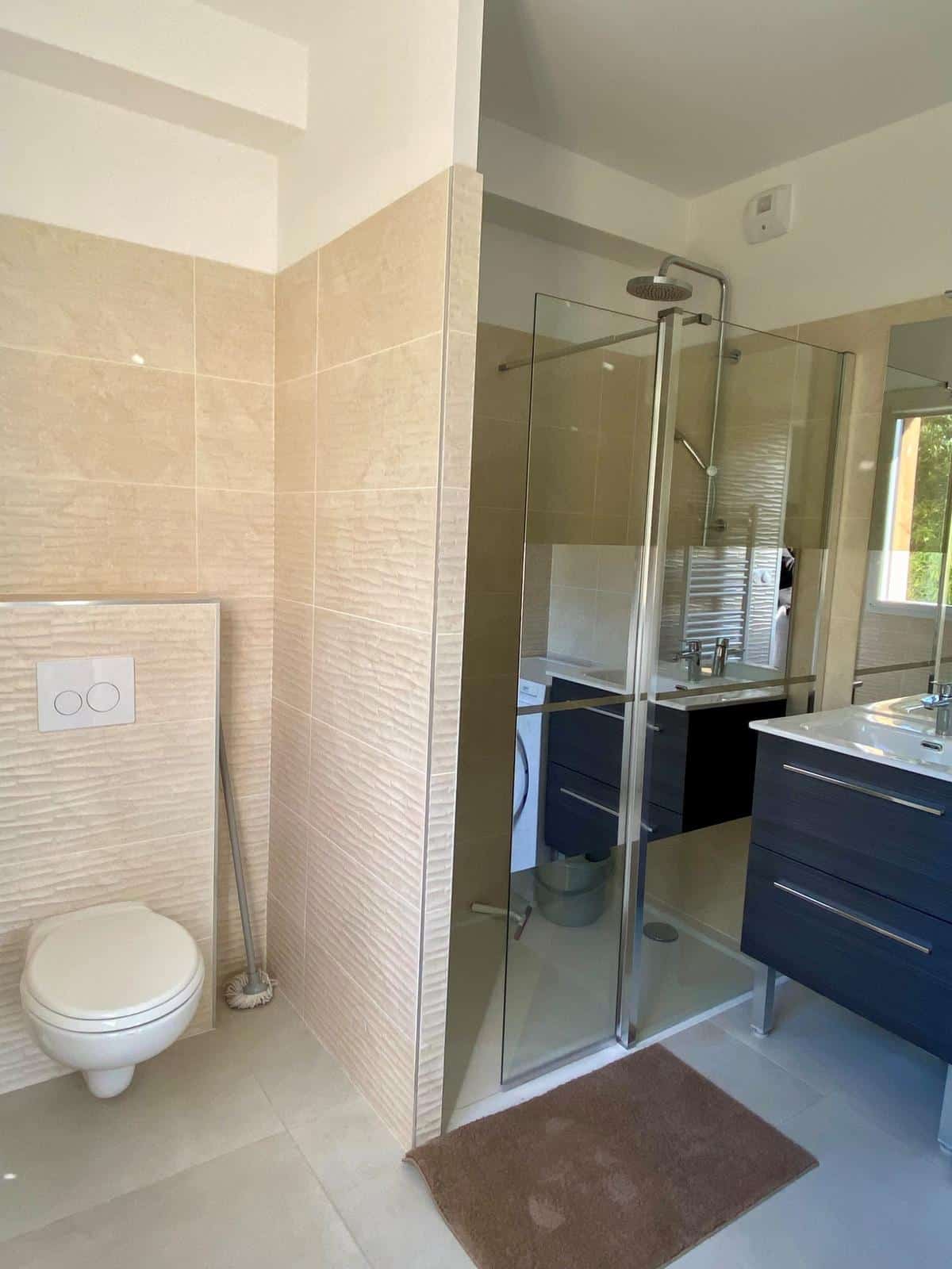 PUYRICARD / LES OCRES: New 1-bedroom apartment + parking + terrace