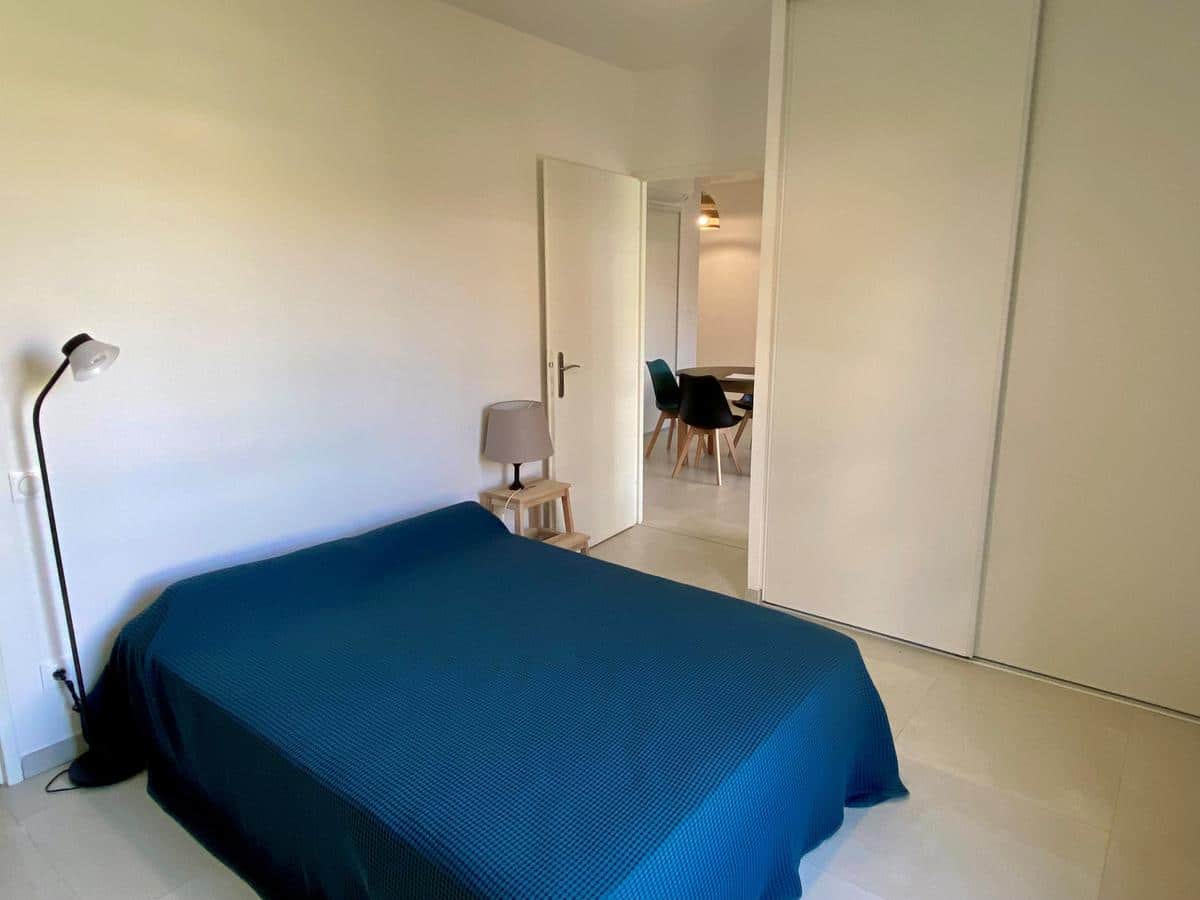 PUYRICARD / LES OCRES: New 1-bedroom apartment + parking + terrace
