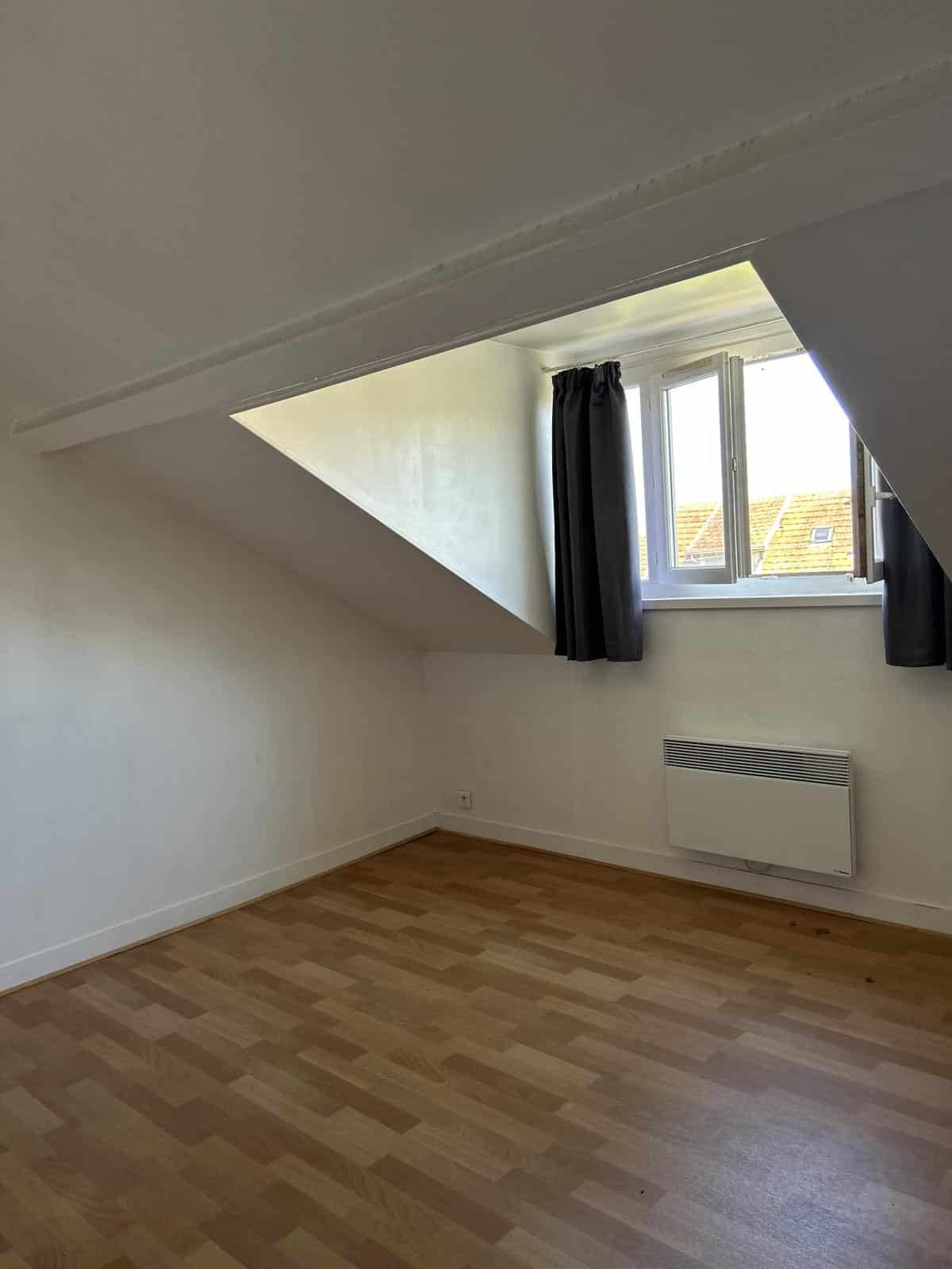 POISSY / RUE ALBERT JOLY: FOR RENT Studio 22.32m2
