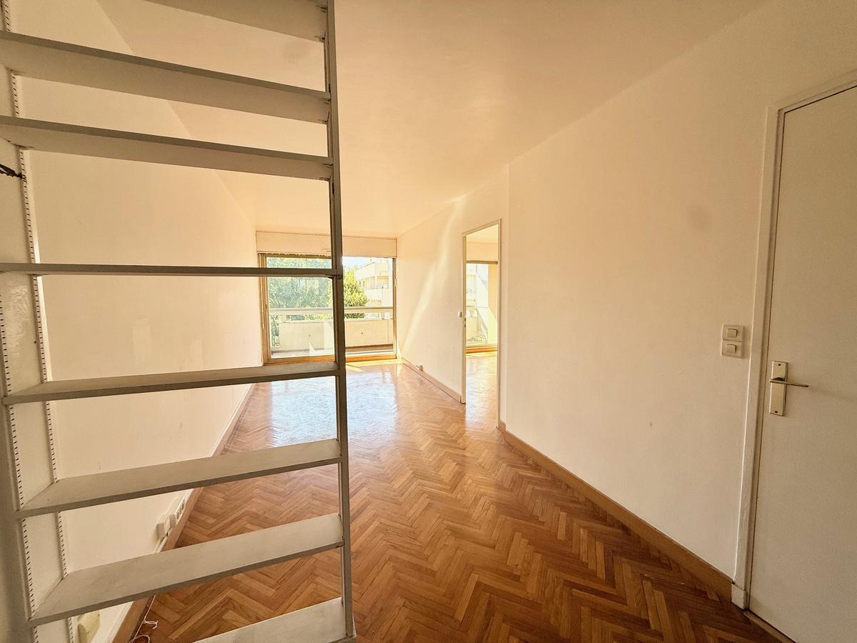 Apartment Marseille 8th + terrace