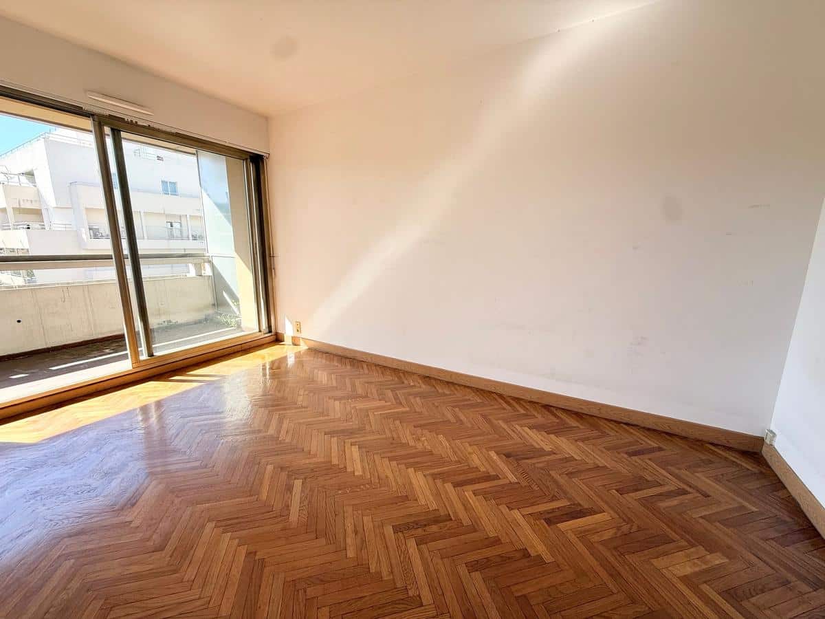 Apartment Marseille 8th + terrace
