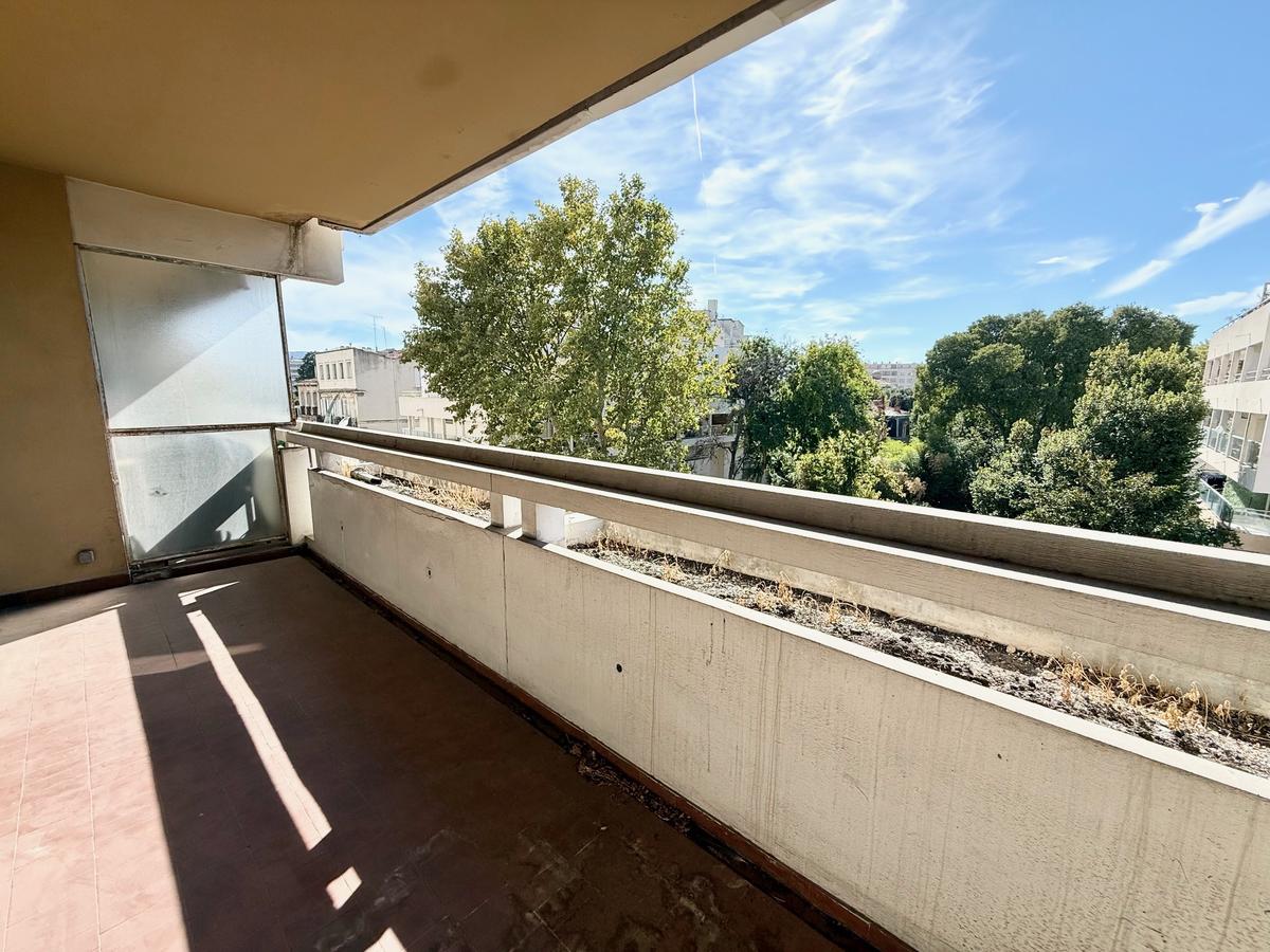 Apartment Marseille 8th + terrace