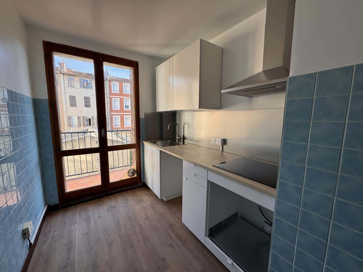 Marseille: 62.92m2 apartment for rent