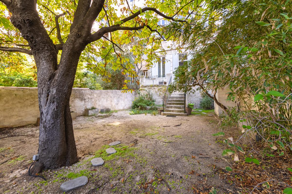 MARSEILLE 13001 QUARTIER THIERS APPARTEMENT EN REZ DE JARDIN