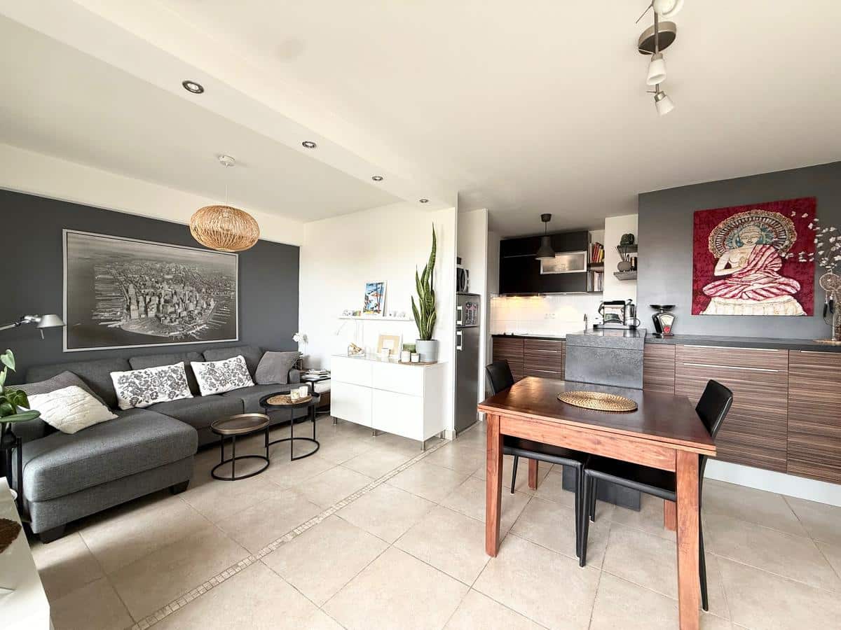 Type 2 of 48 m2 + terrace / garage Marseille 8th Montredon