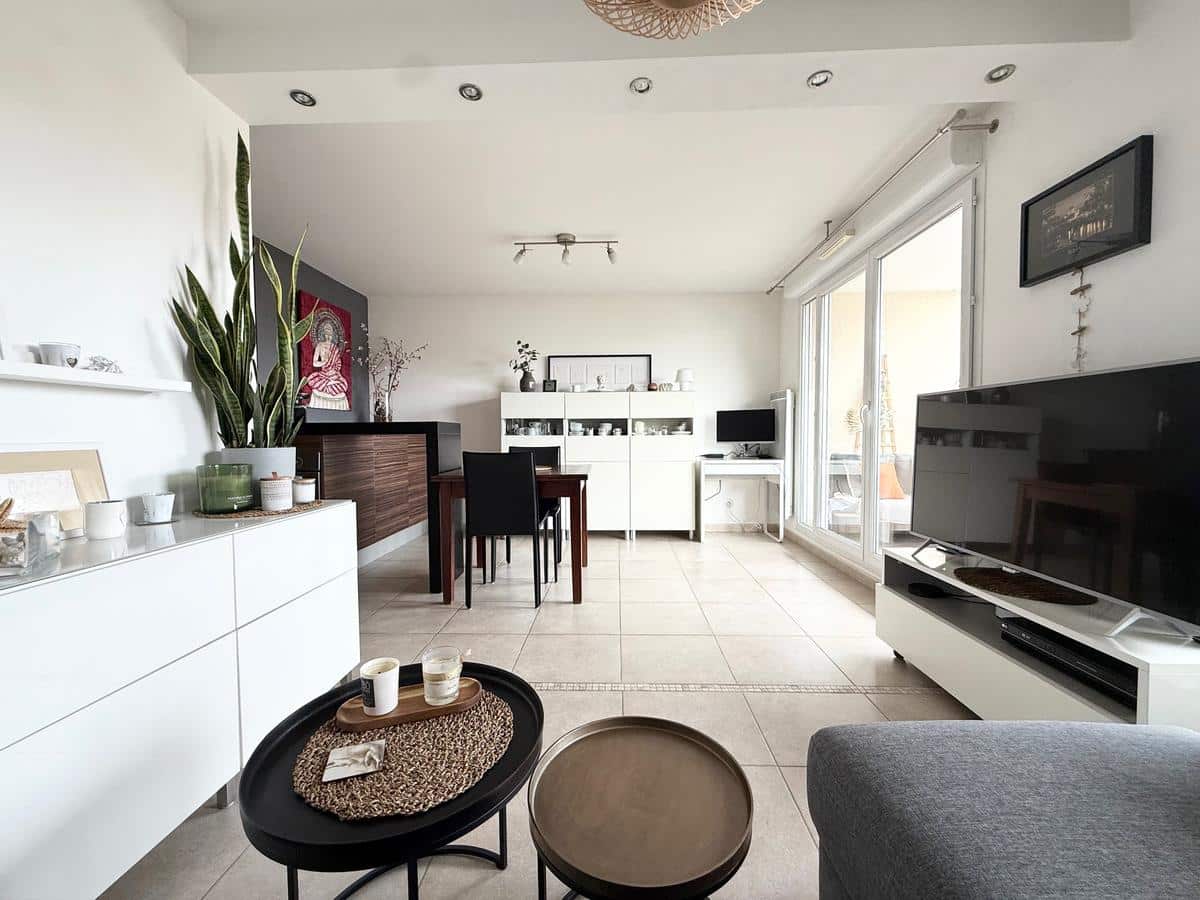 Type 2 of 48 m2 + terrace / garage Marseille 8th Montredon