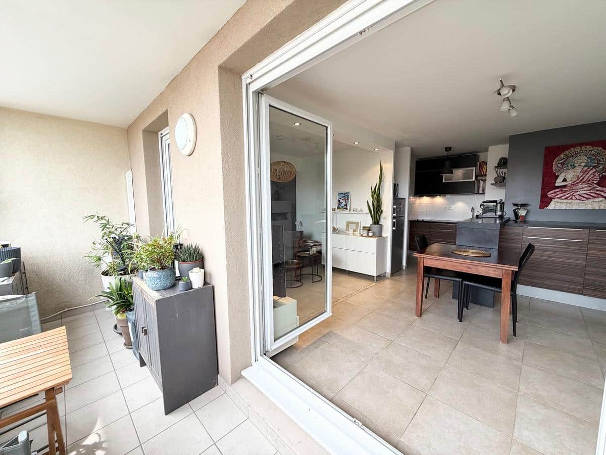 Type 2 of 48 m2 + terrace / garage Marseille 8th Montredon