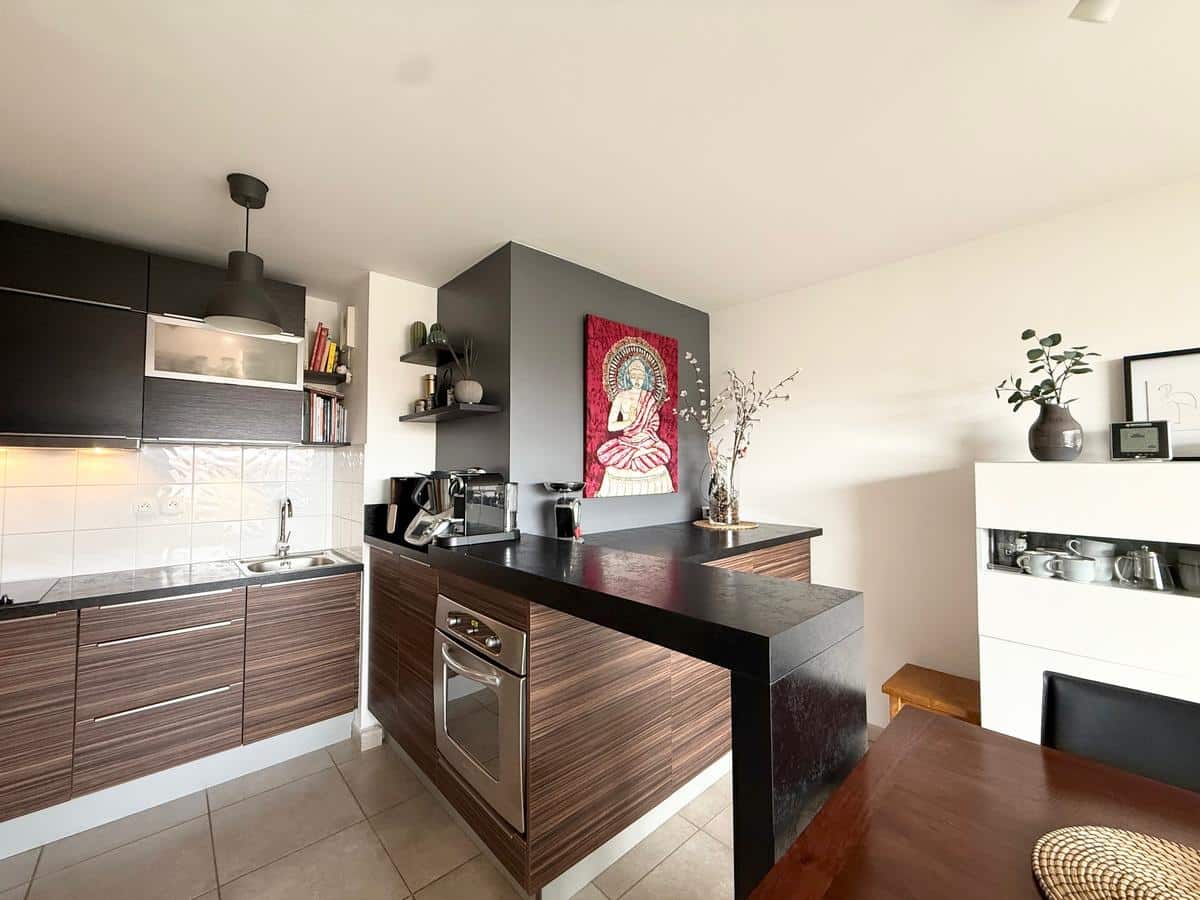 Type 2 of 48 m2 + terrace / garage Marseille 8th Montredon