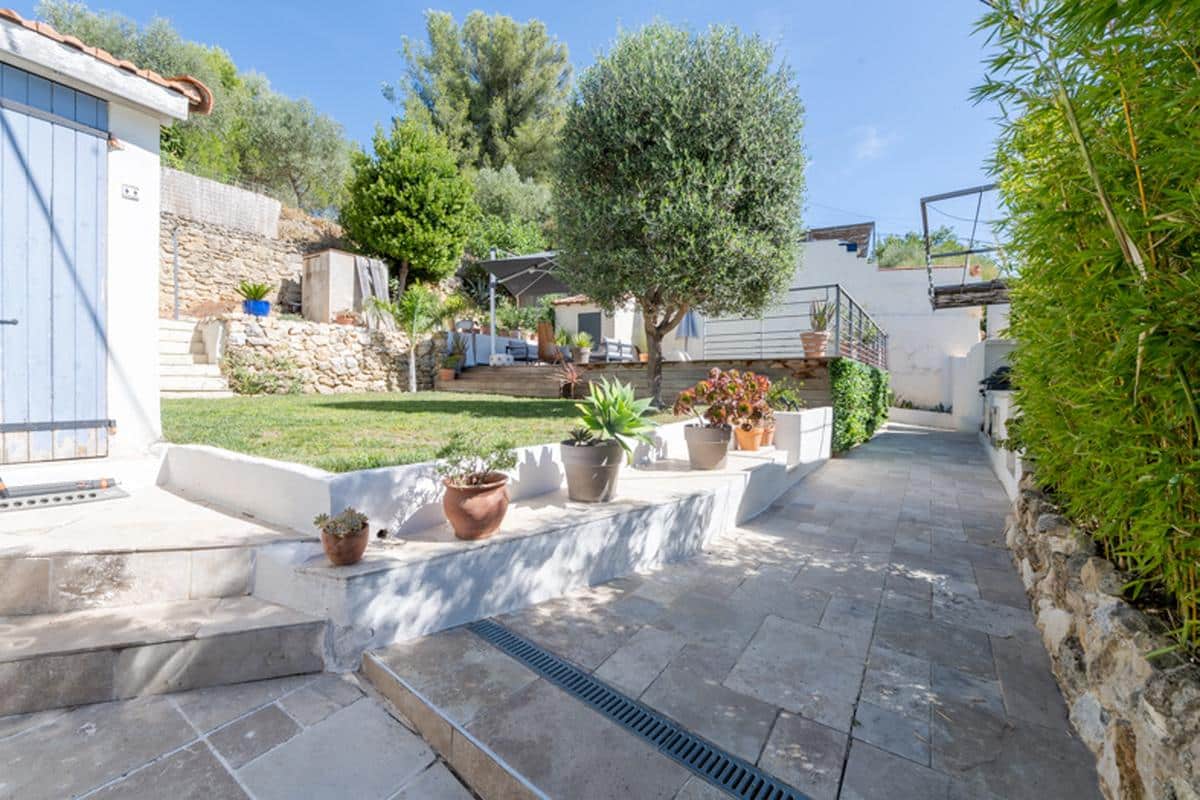 Type 4 house of 90 m2 on plot of 330 m2 Marseille 1