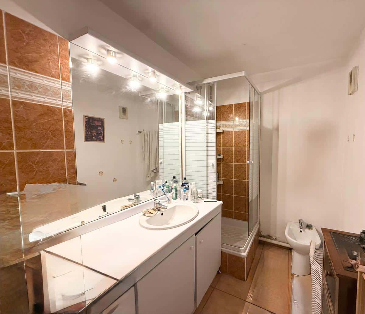 Type 2 de 50 m2 + terrasse de 58 m2 Marseille 4ème