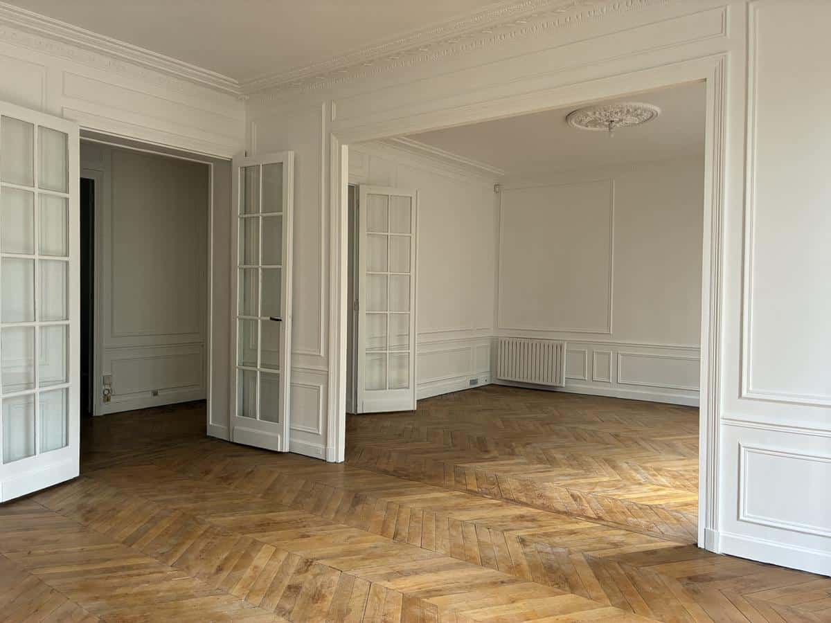 7TH AVENUE DE SUFFREN / AT THE FOOT OF THE EIFFEL TOWER: 4 ROOMS
