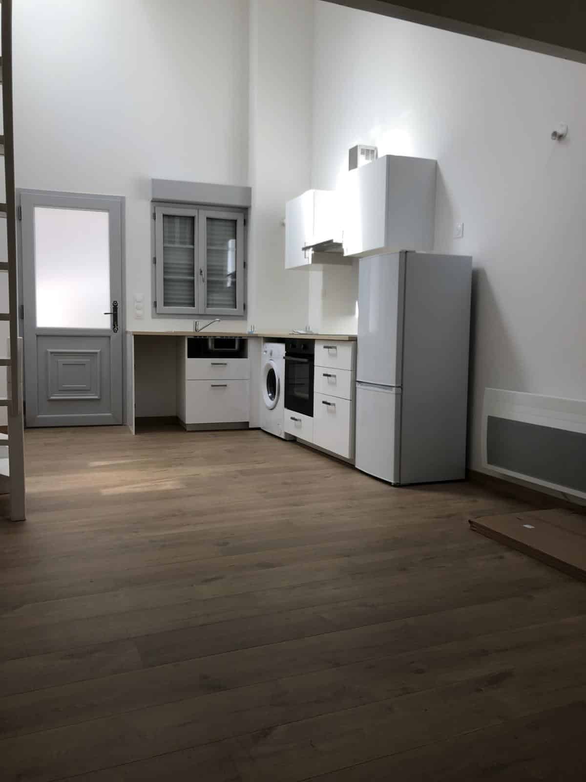 STUDIO/T1 MEUBLE A LOUER SALON DE PROVENCE