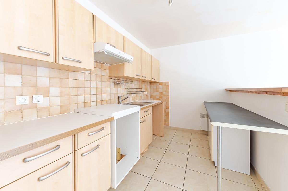 MARSEILLE 12EME SAINT BARNABE VILLAGE T3 TERRACE PARKING IN