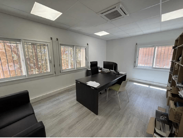 450m2 offices for rent in Vitrolles