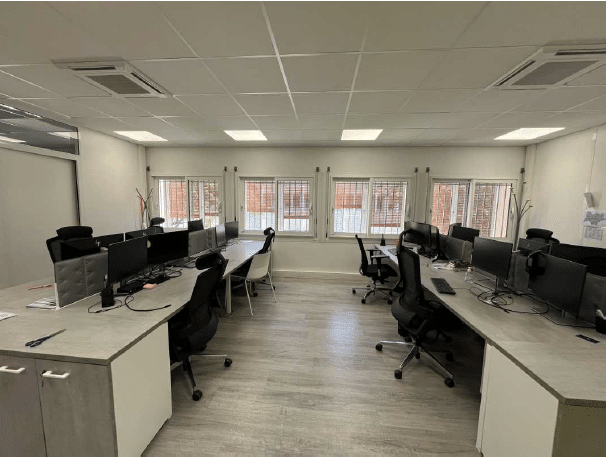 450m2 offices for rent in Vitrolles