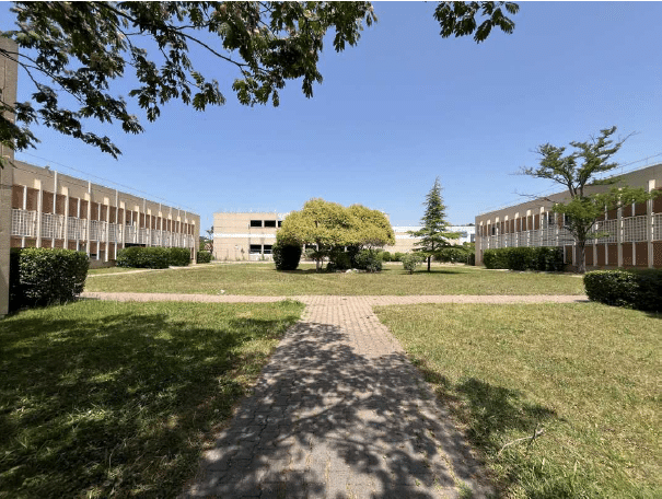 450m2 offices for rent in Vitrolles